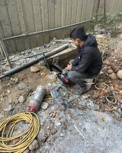 台中屋頂牆壁打排水孔, 台中污水排水孔洗孔, 台中鑽排水孔, 台中排水孔洗孔, 台中鑽孔洗孔工程, 台中鑽孔工程, 台中洗孔工程