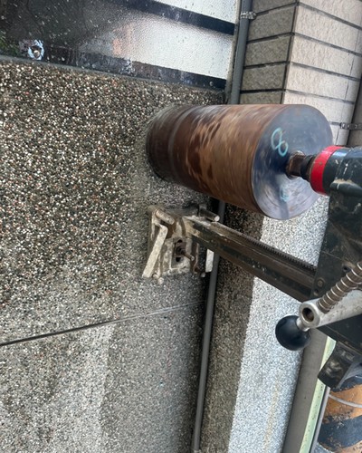 台中排油煙機洗孔, 台中民宅洗孔, 台中大樓配電室管道孔鑽孔, 台中洗排水孔, 台中水電洗孔費用, 台中水電鑽孔費用, 台中排水孔鑽孔, 台中牆壁洗洞價格?, 
						台中洗孔價格?, 台中鑽排水口, 台中屋頂牆壁打排水孔, 台中女兒牆鑽孔增設排水管, 台中牆面鑽孔, 台中民宿洗排水孔, 台中洗孔鑽孔, 台中洗洞鑽孔